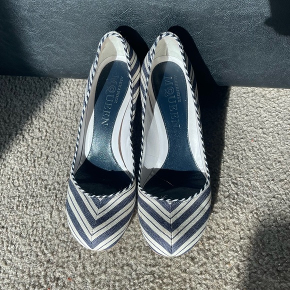 Alexander McQueen Striped Pumps – EU 37 - Picture 5 of 13